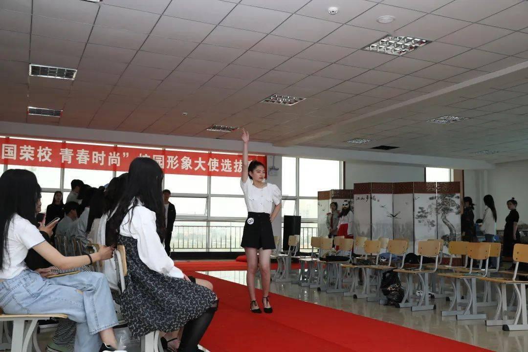 卡通卡车拼拼看